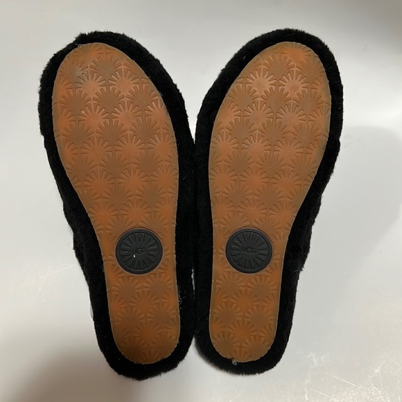 UGG Disco Slide Fur Sandals - Picture 6 of 14